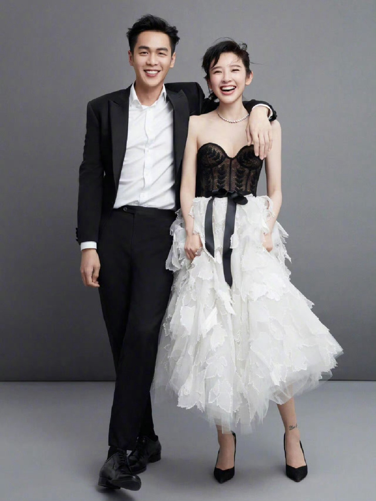 张若昀唐艺昕难怪是两口子张若昀跳舞那段真的看一次笑一次。四肢有自己的想法，但表