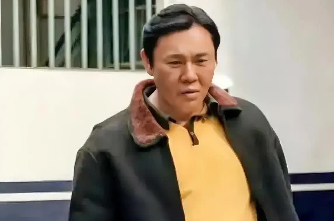 伊能静，好可怕，快60岁的人了，臀部丰润，身材还凹凸有致，背影看起来还像