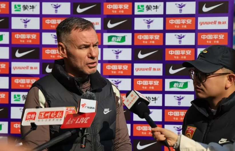 小组赛两连胜锁定小组出线名额之后，中国女足主教练米利西奇需要做选择题了，那就是最