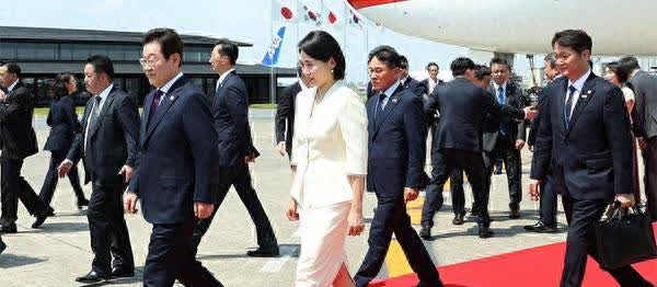 李在明为什么先去的日本，却安排特使来中国？原因无非也就几点：一、