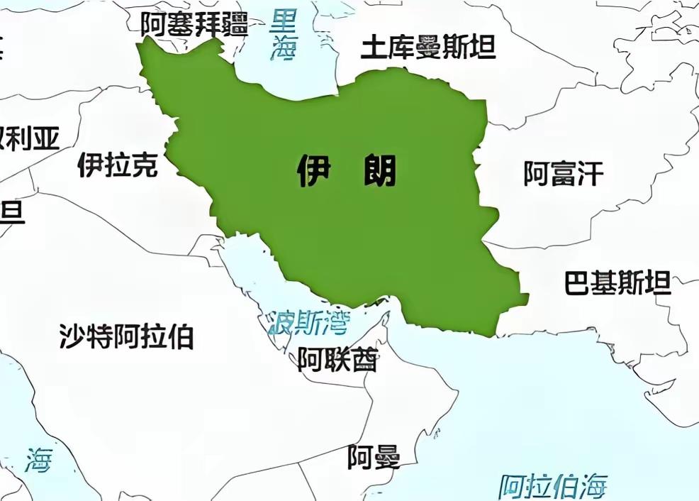 很多人对伊朗的“大”没概念。咱们换个方式比比：翻开中国地图，找到新疆——那块占中