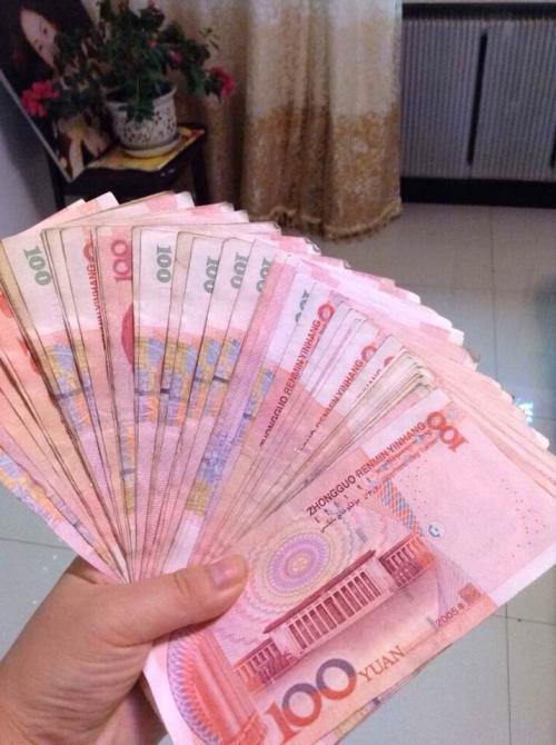大家发现没有一个家庭：妈妈有钱不是家、爸爸有钱才是家人到中年终于看透，最残忍的