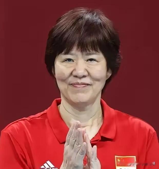 郎平，冲上热搜！9月12号，已经退休5年，也许久没见的郎平，罕见冲上热搜，