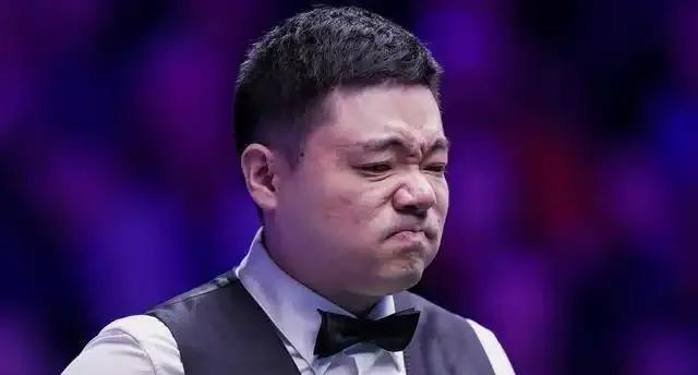 霍金斯友好“送礼”，丁俊晖2-2艰难逼平“老鹰”，能否再绎昨晚四连鞭神奇！