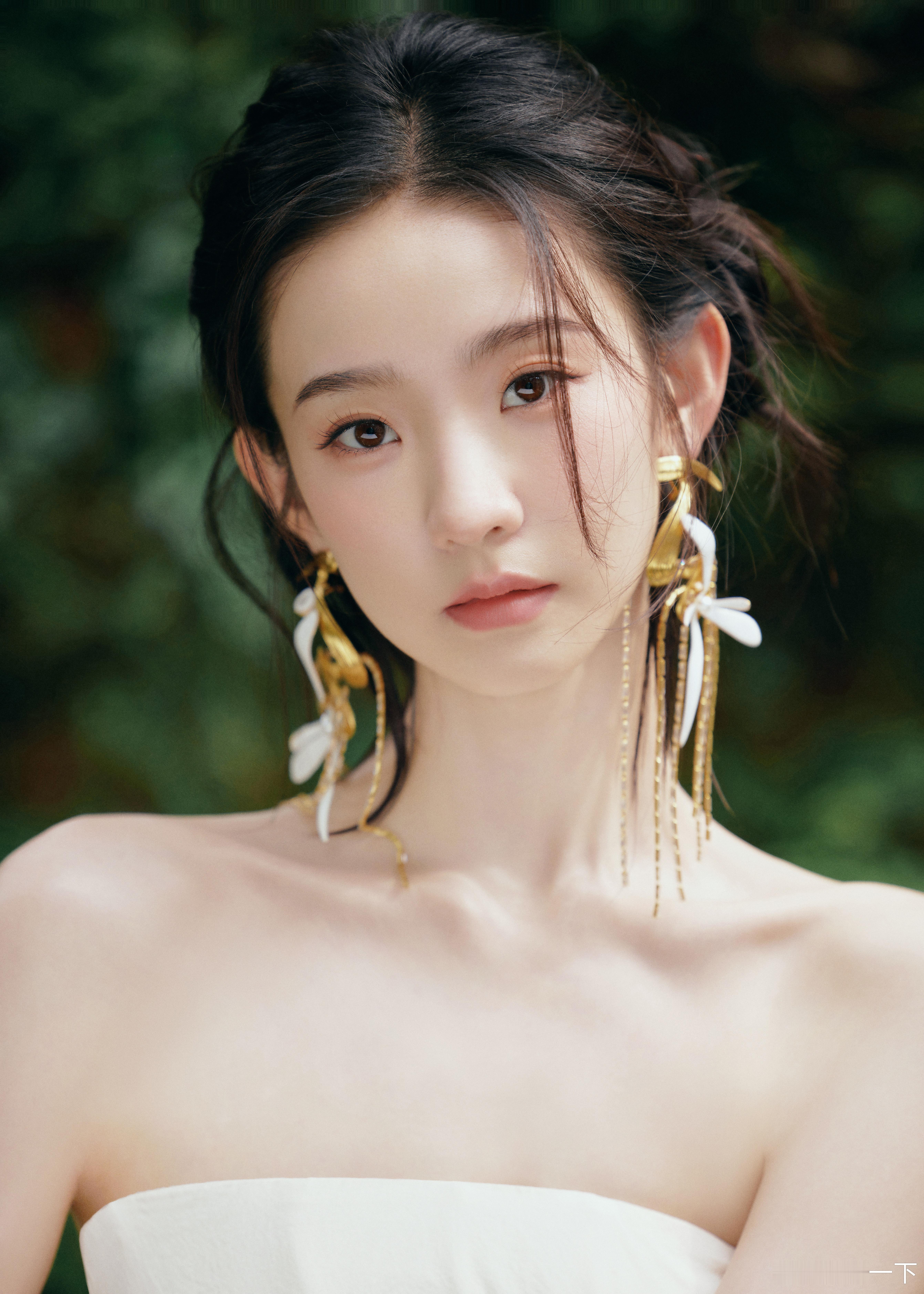 张艺凡​​​
