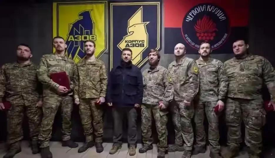 关键时刻迟到的撤退令，红军城数千乌军陷入绝境。焦土废墟间，红军城的命运牵动着整个