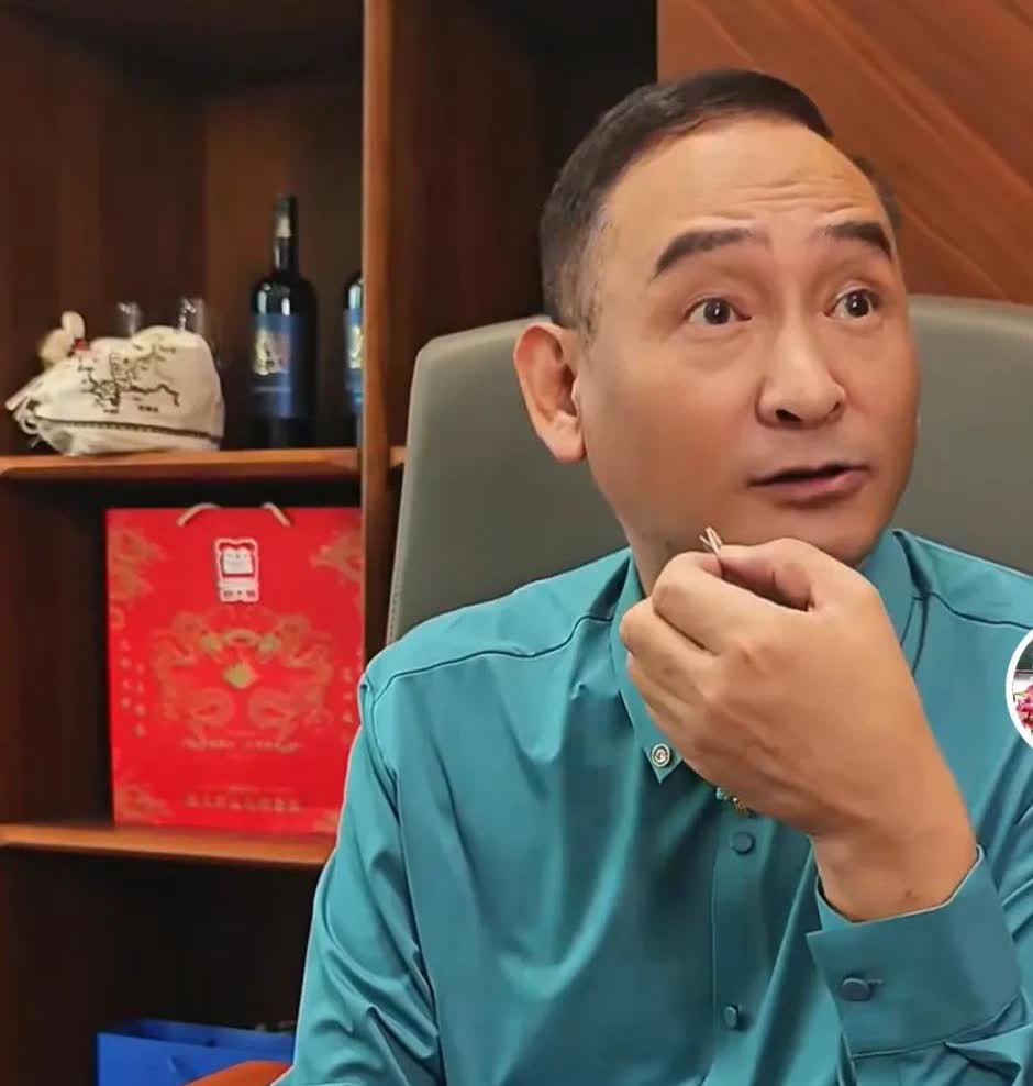 谢雷作为侯二爷的徒弟，在直播间里面郑重的宣布:我再也不装了，你们以后不要再问我对
