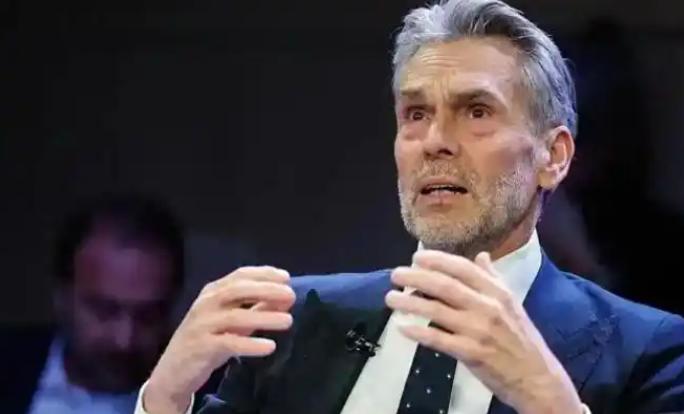 荷兰最近直接上演“国际老赖真人秀”，闻泰砸114亿真金白银买的安世半导体，说抢就