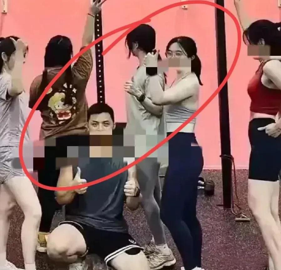 现在这世界上最美好的职业—健身教练一般去健身房的女人，基本都是白富美，一个人去