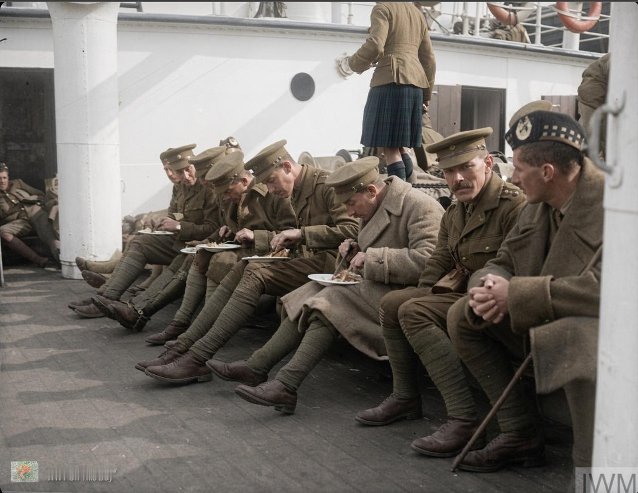 一张经上色处理的帝国战争博物馆（IWM）照片，记录了1914年10月6日苏格兰卫