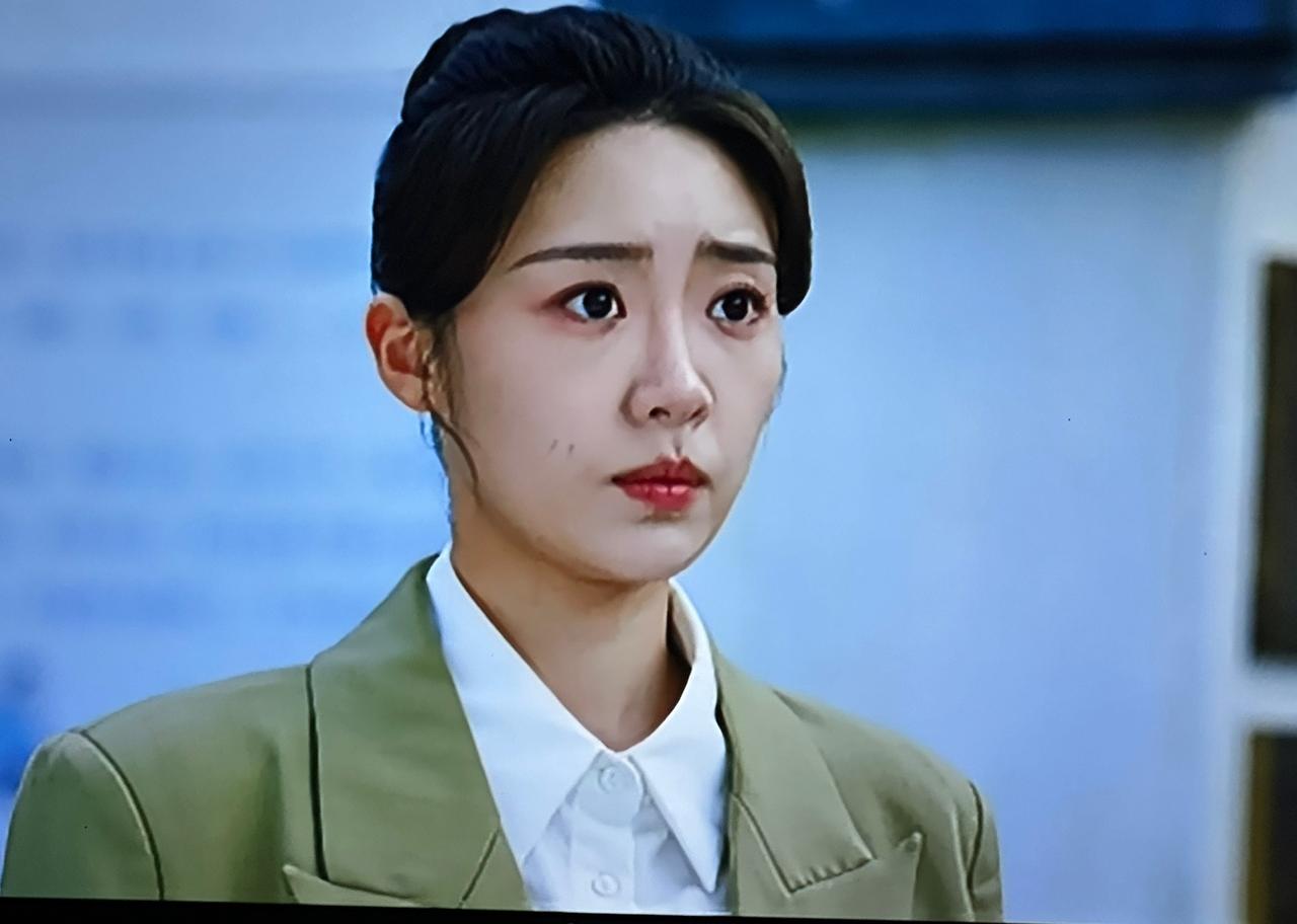 央视黄金档热播剧《种墨园》里，张月饰演的女主角林依然，是一个让人看着特别提气的姑