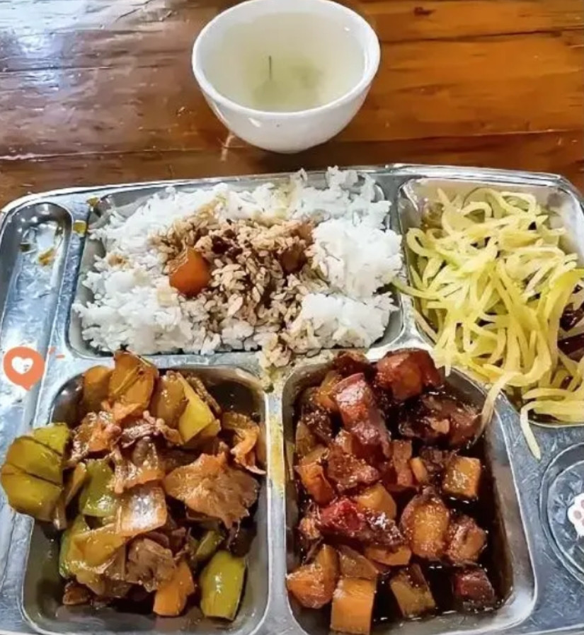公司食堂的午餐，这一份20元，贵不？