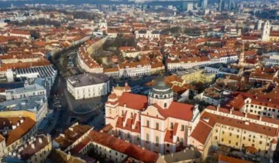 中国如今的遭遇，绝对世所罕见，你何曾见过一个工业第一的国家被数不清的小国挑衅？你