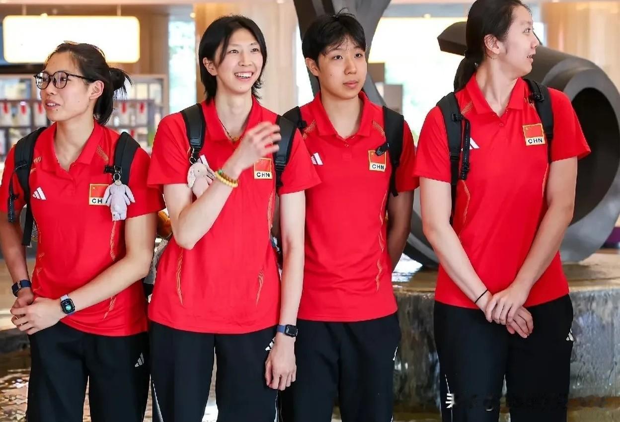 亚锦赛，中国女排14人，各地方队分配如下，没想到，第二名是她们第一名：江苏女