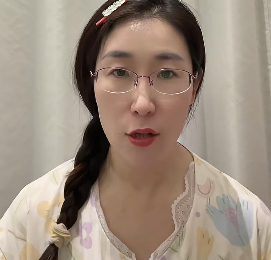 无锡朱女士新动态朱女士说有一位博主整天艾特她，但是她去这位博主账号底下留言，那