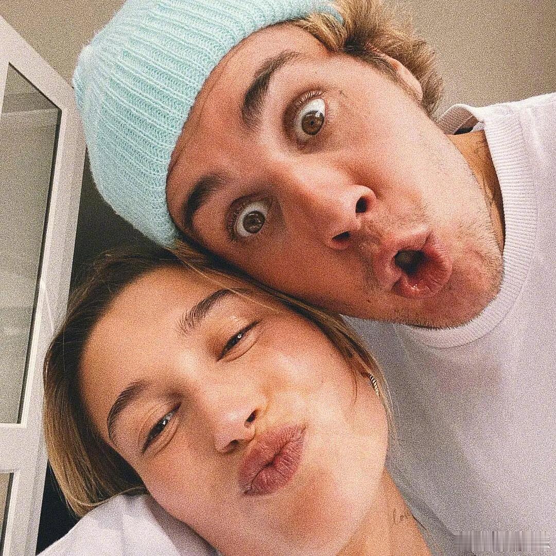 海莉比伯回应想要几个孩子海莉比伯有时候想要五个孩子近日，贾斯汀·比伯妻子海莉·