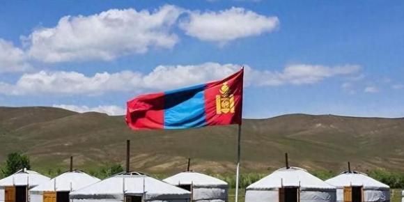 中国要注意外蒙古崩溃大逃亡控制边境，中国对待外蒙古不要心态善，看看外蒙古人对待中