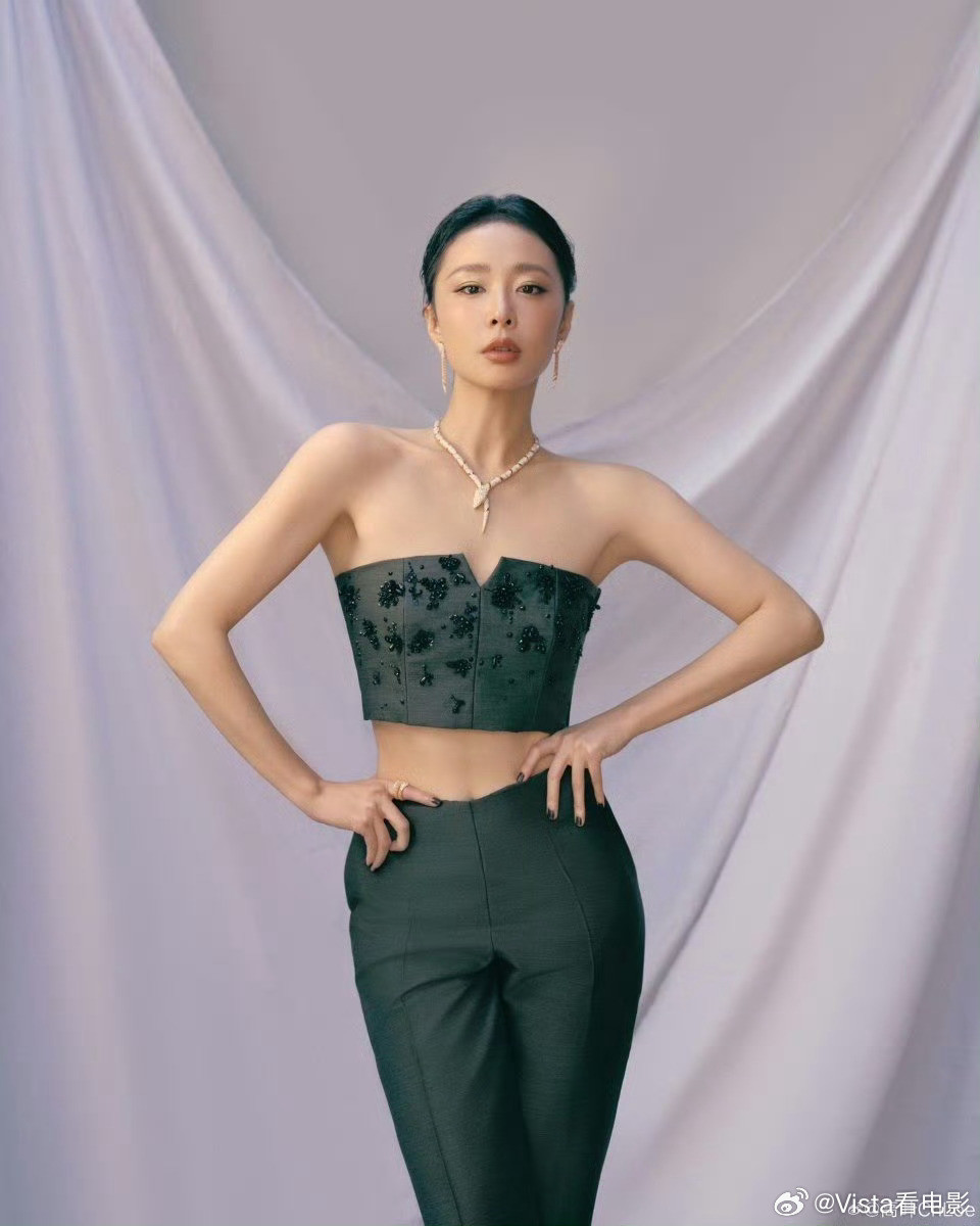 真的要感慨，内娱女明星没有一个是不努力的卷演技卷身材，高叶确实牛的👍高叶腹肌