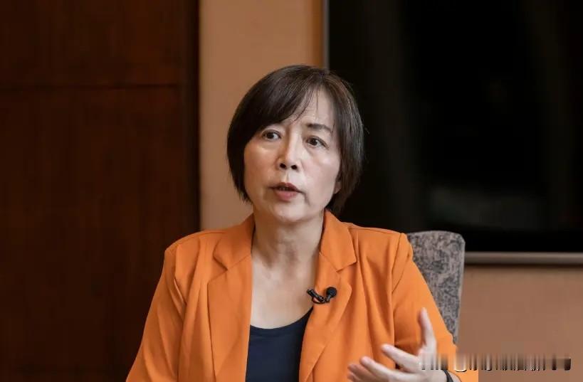 黄智贤这一骂，直接把蓝白绿三方全得罪了。高虹安助理费案刚二审落幕，黄智贤就