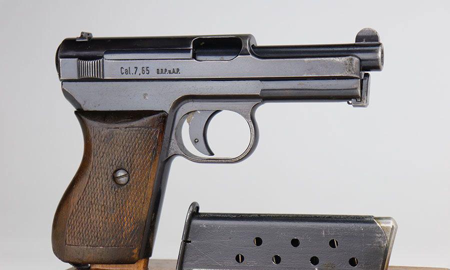 “张嘴蹬”一般指德国M1934型7.65毫米手枪或毛瑟M1910系列手枪。它优点