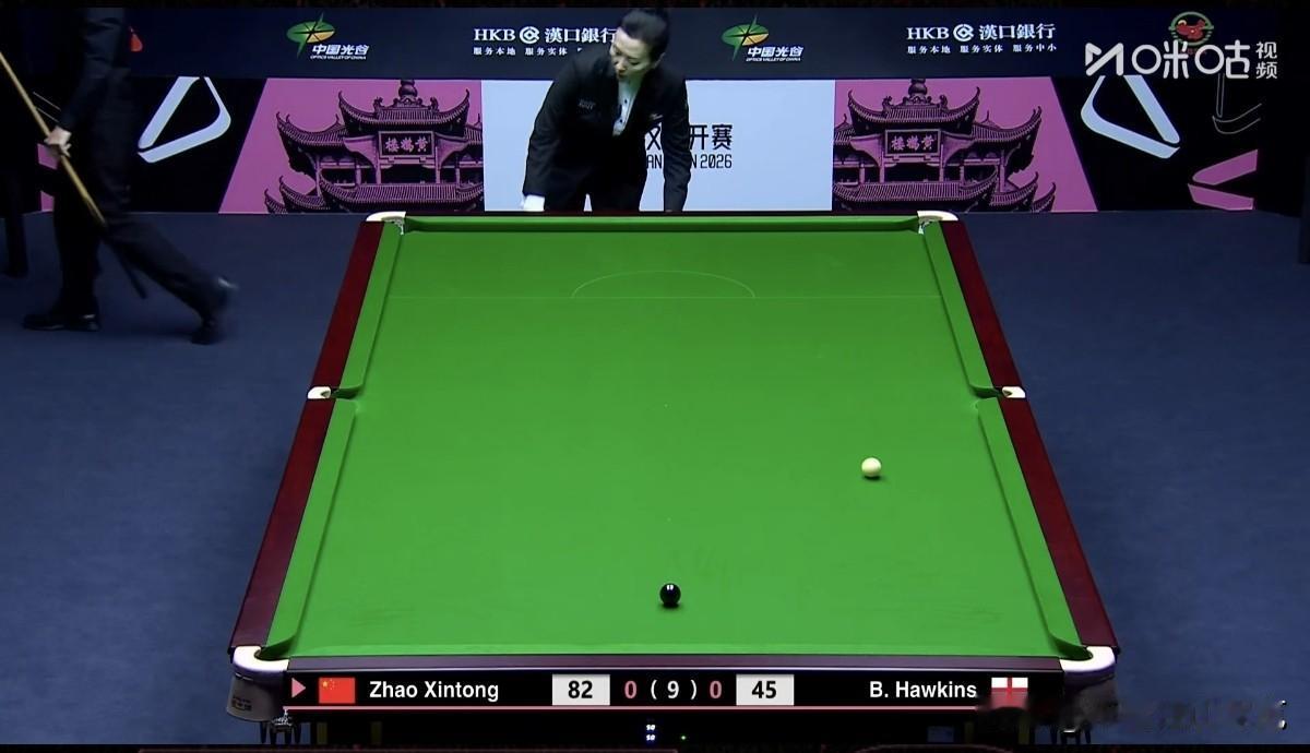 82：45，大战霍师傅，赵心童率先拿下第一局！北京时间今晚，202