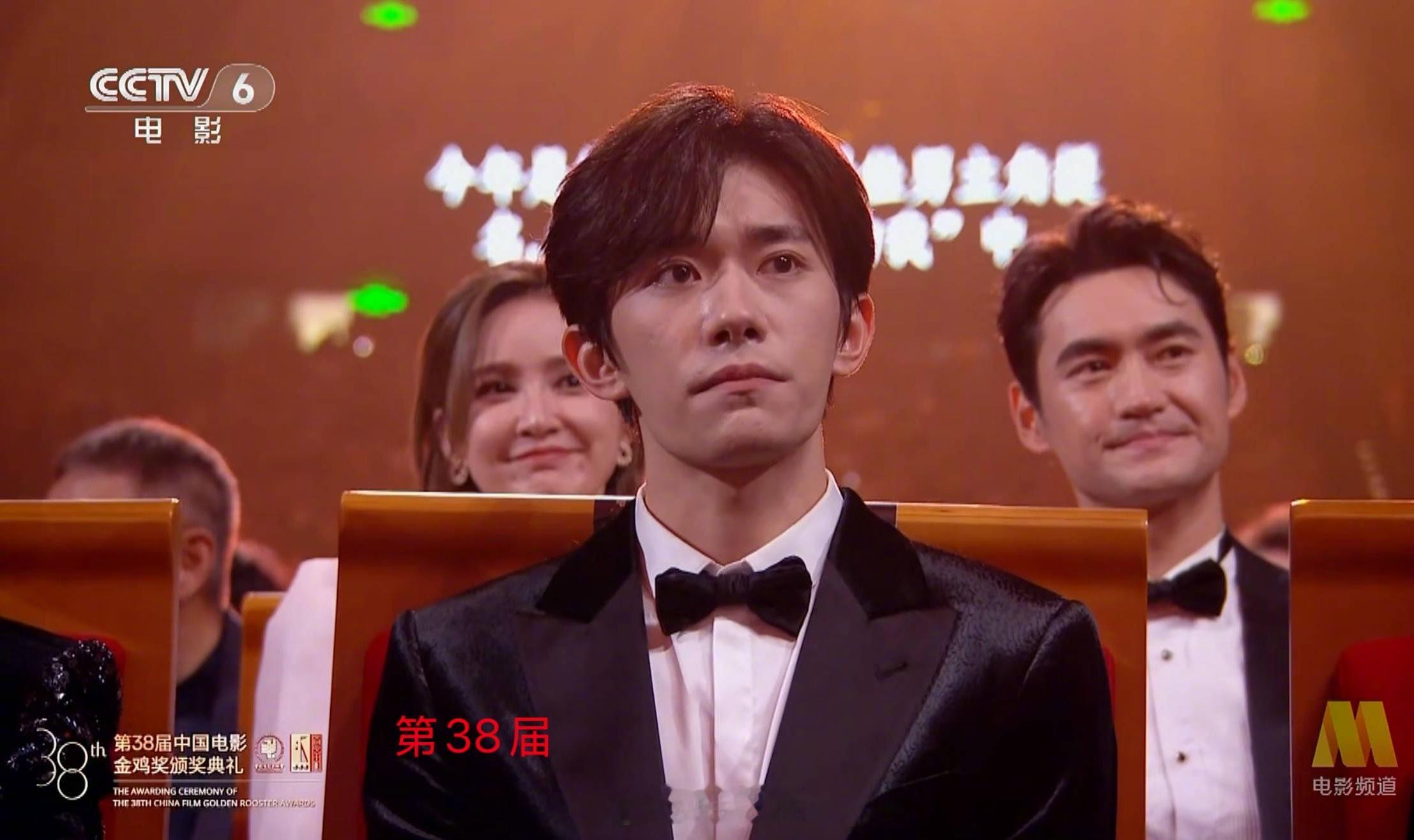 网友锐评：作为影帝们背后的男人袁弘才是真正的招帝儿袁招帝