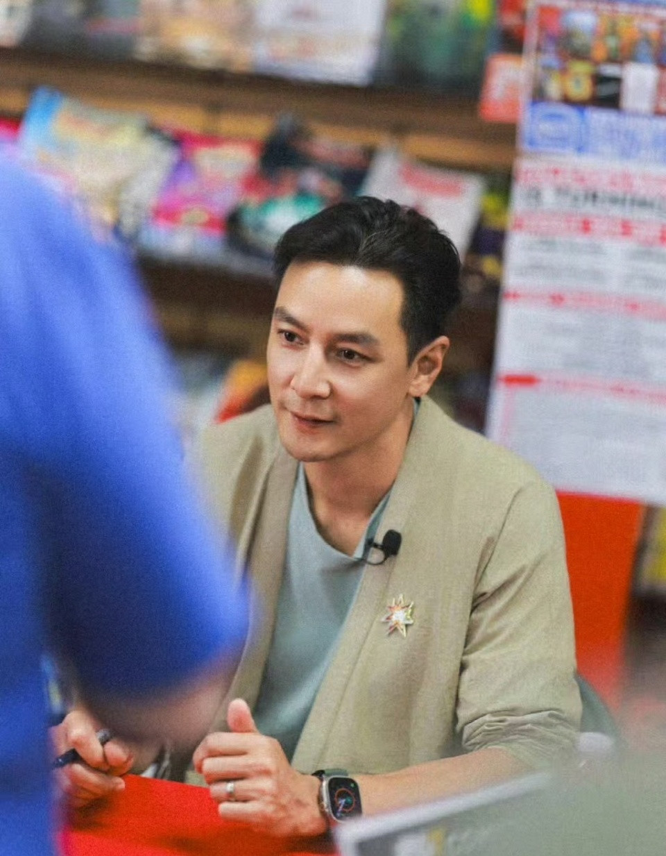 别人帅了一阵子吴彦祖帅了一辈子吴彦祖的帅有目共睹，帅是岁月带不走的底气，奔赴是