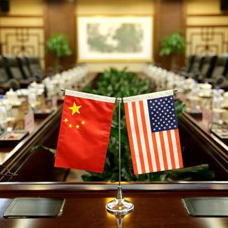 为何中国不希望美国倒下？说出来可能不信，要是美国真完蛋了，中国可就头疼了。这么说