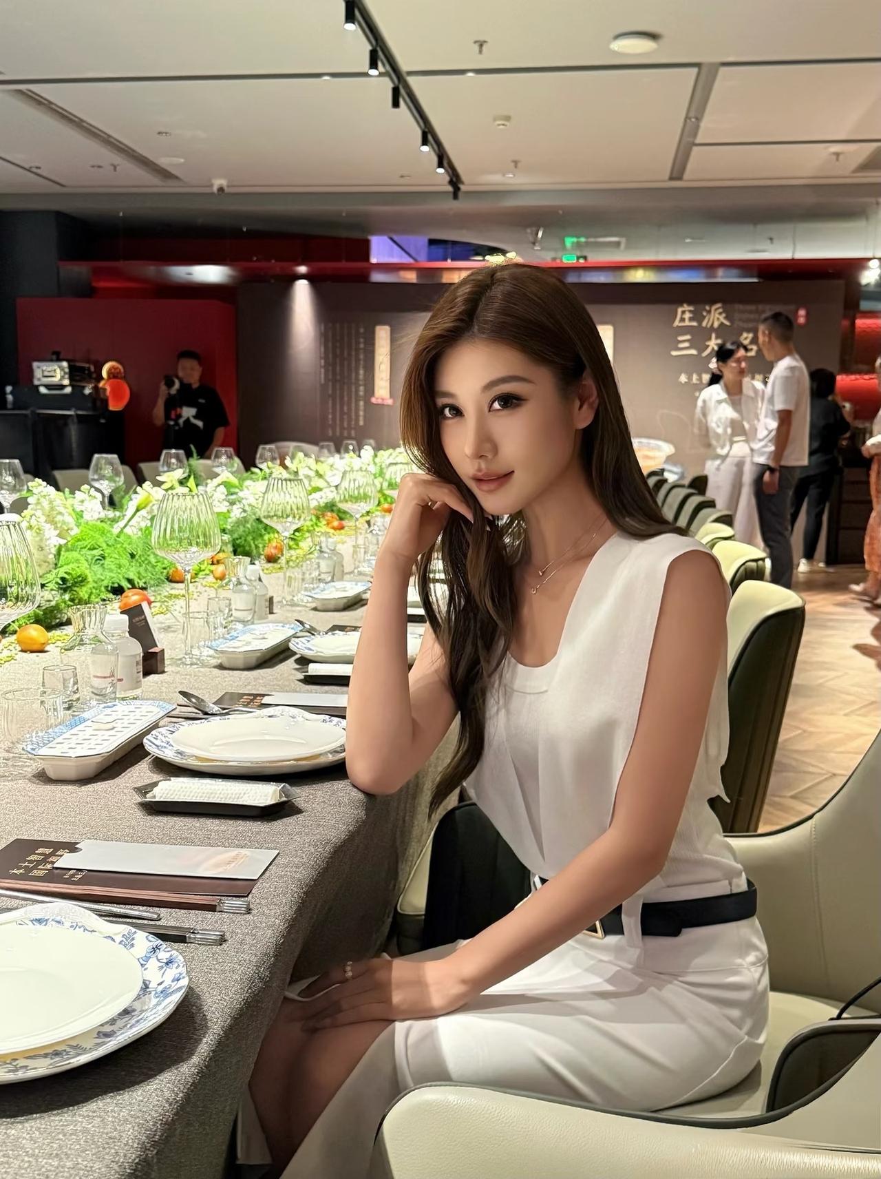 用镜头记录生活的美
