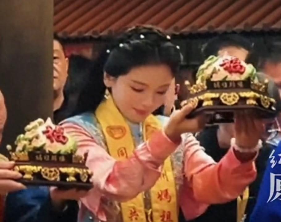 刷屏！5月8号至9号，不少网友在社交平台上捕捉到了刘涛的身影。在妈祖诞辰1066
