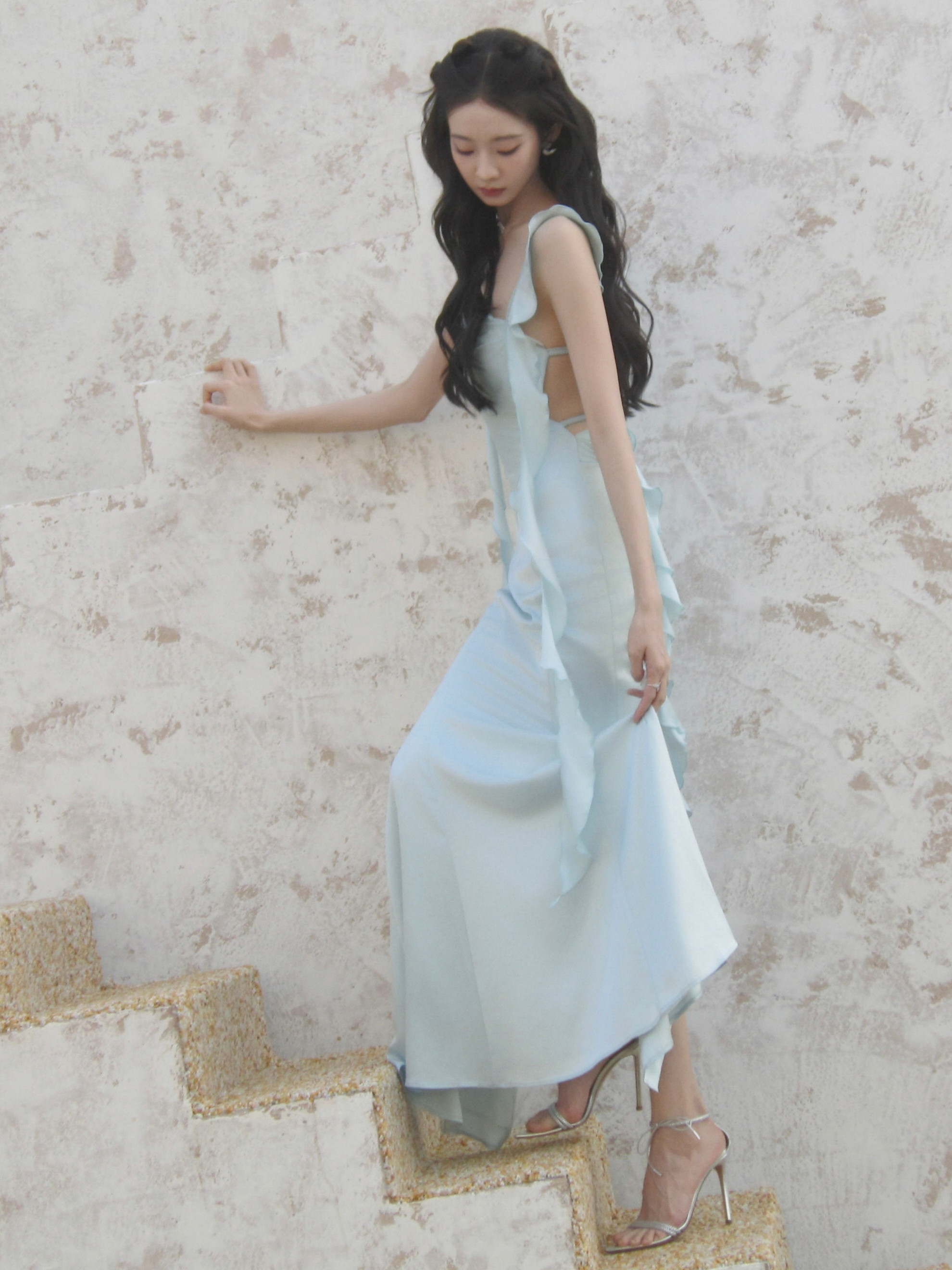 张艺凡最新物料：Tempo得宝直播造型💧