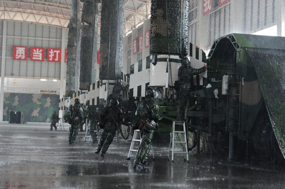 为何一场93阅兵，会让西方媒体集体哑火？甚至惯于炒作的外媒，竟然全程不敢解说，只