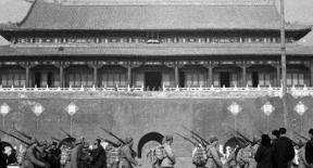 1949年北平解放第15天，国民党上将张荫梧被请去开会，半路发现不对劲：这不是去