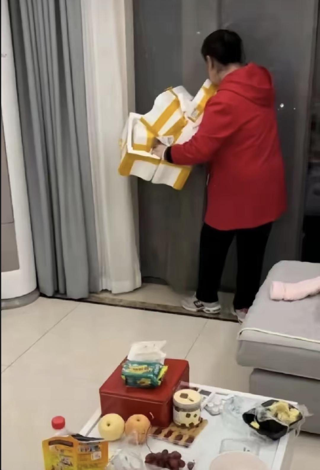 我爸妈今年七十几了，在小单位退休，俩人工资加一起六千块，手里有四十多万存款。可我