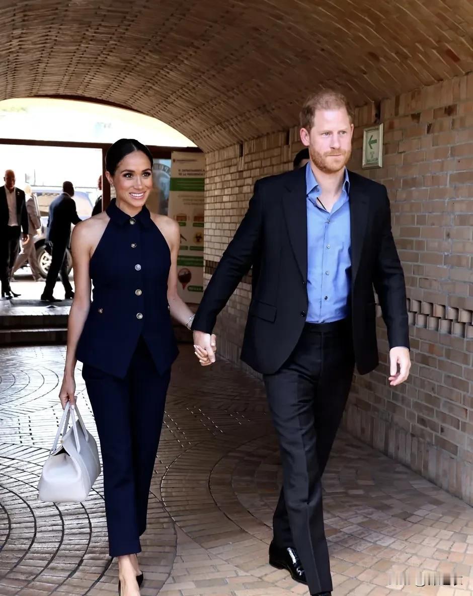 哈里王子自作自受，如今居然混成这个样子，还要靠付费点播赚钱，实在是令人大跌眼镜。