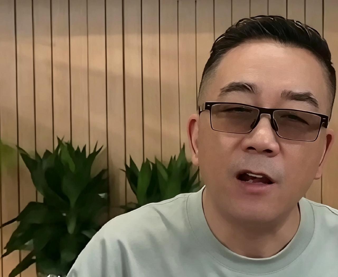 杨议这回算是栽了。给郭德纲起了个外号叫"得儿刚"，直播间里说得挺嗨，嘴瘾过了