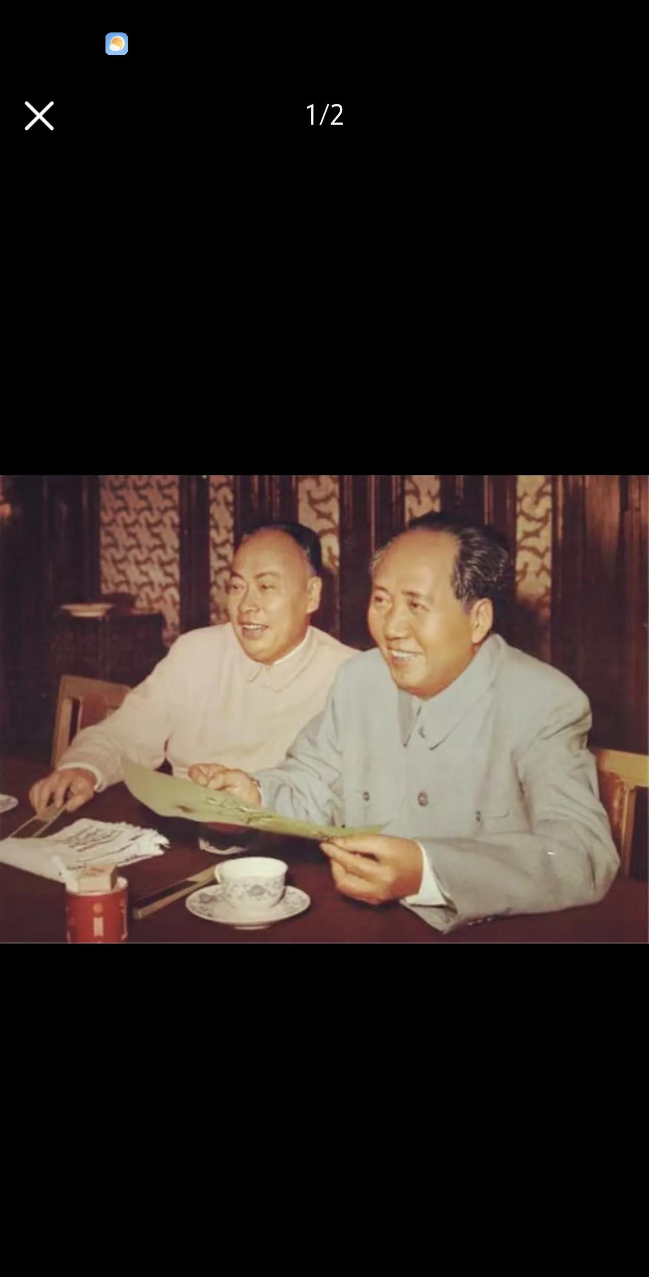 伟人与陈毅元帅皆爱吟诗，诗作广受喜爱传颂。陈毅幽默有胆识，1972年病逝，伟人拖