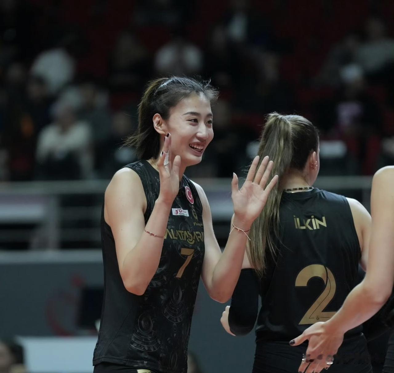 王媛媛去了土超联赛，感觉还是摸不到球啊，二传感觉还是不敢给媛媛扣，不信任她，昨晚