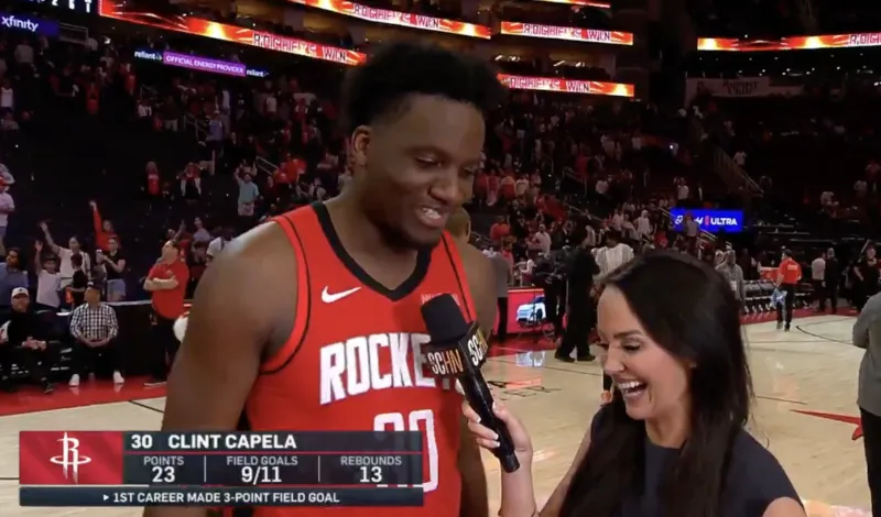 NBA常规赛，火箭132-101击败灰熊。赛后卡佩拉接受了记者采访，谈到了命