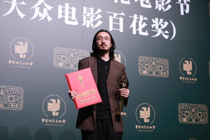 王传君凭《春树》获第38届东京电影节影帝，实至名归！在颁奖现场，他感谢组委会和导