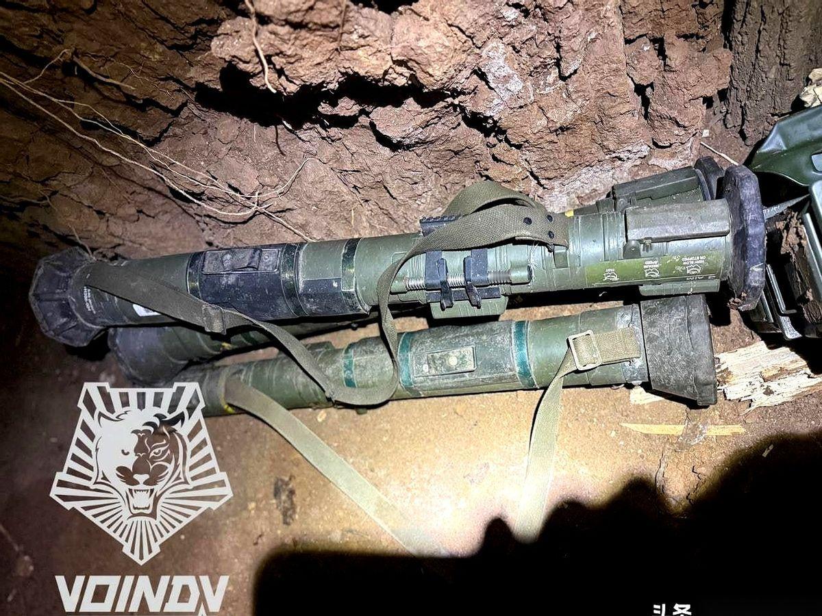 我算是开了眼了。前面是敌人的枪口，后面是自己人的枪口，指挥部直接下死命令：敢退