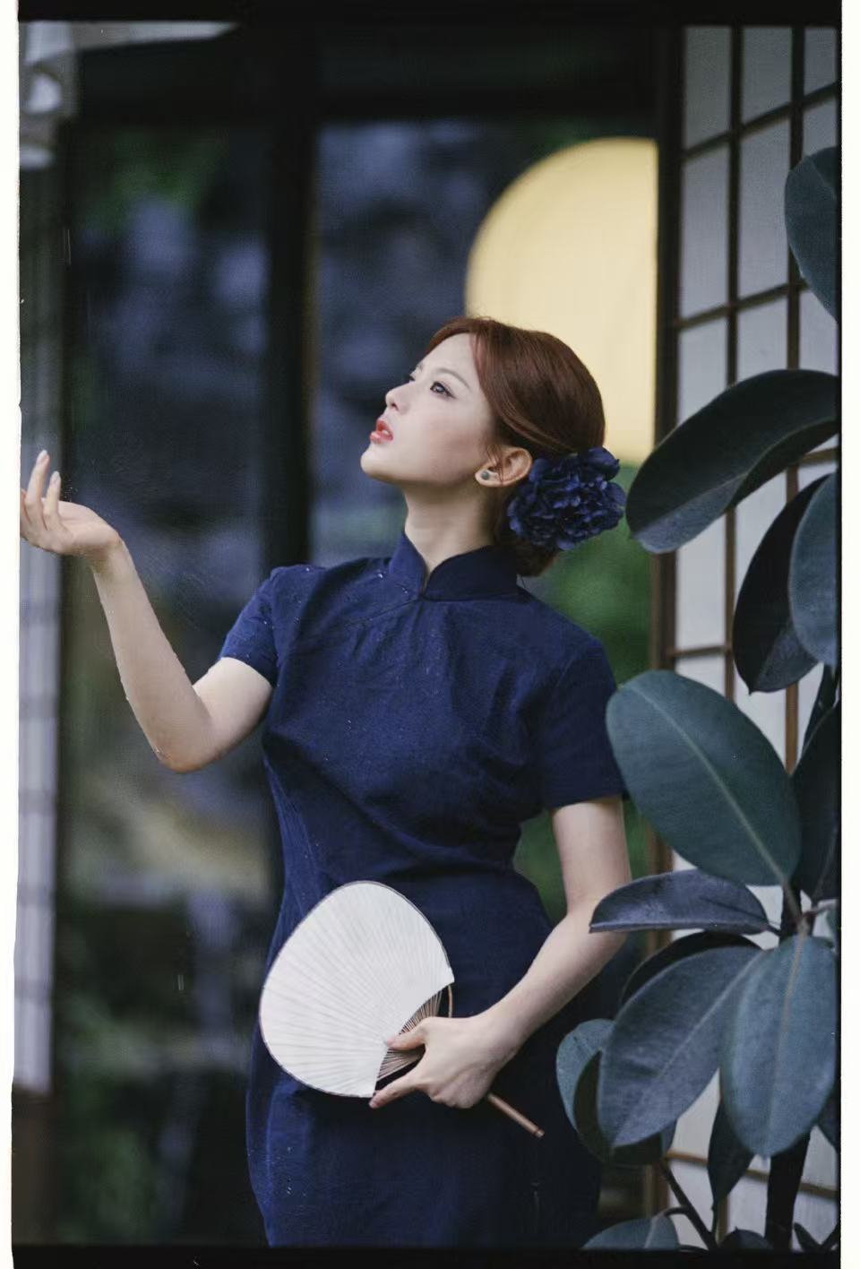 杨超越秋分营业杨超越蓝色簪花我的天！好美！​​​​