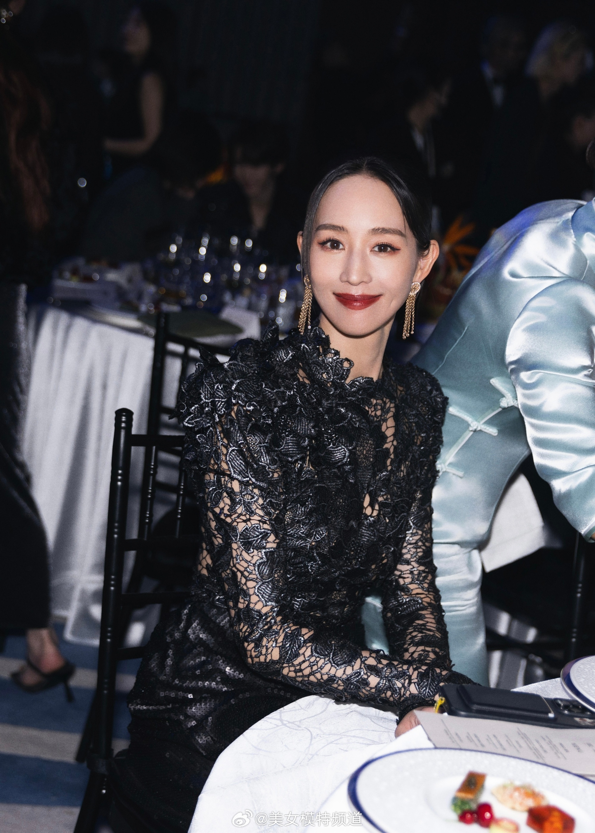 张钧甯温婉的美人诗意