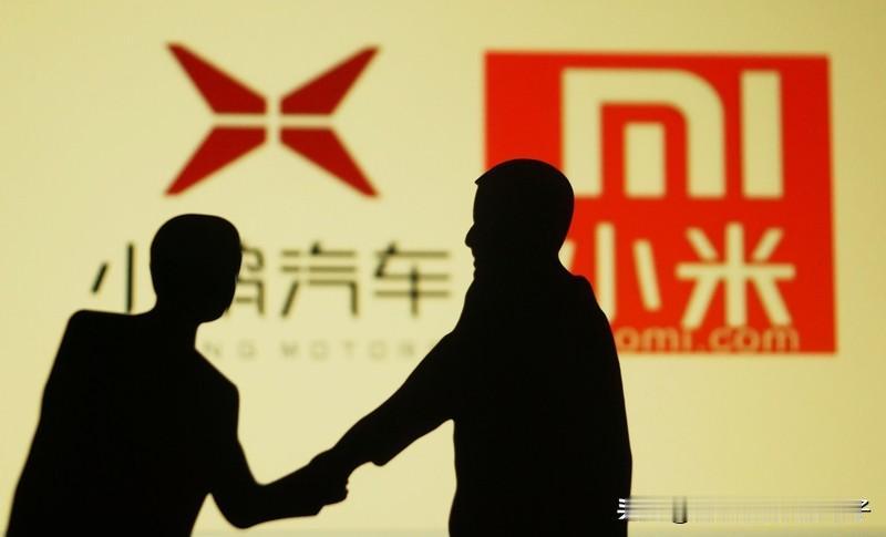 小鹏这“脚夹门事件”闹得可不小。11月15日晚，海口一男子去小鹏4S店试驾，走到