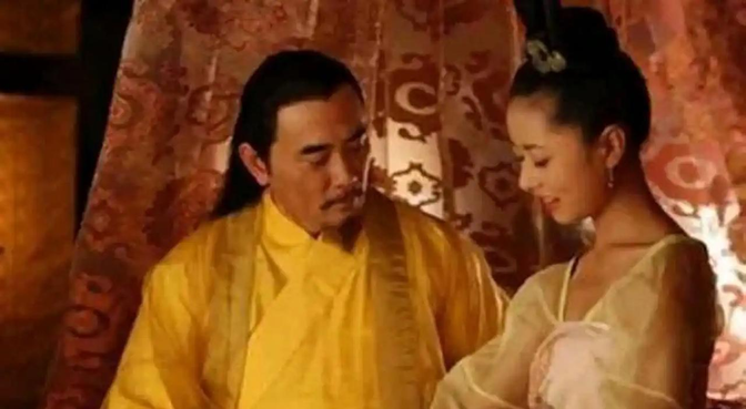 1834年，52岁道光皇帝陪着全贵妃吃晚膳，而在一旁侍奉的18岁宫女，让皇帝心中