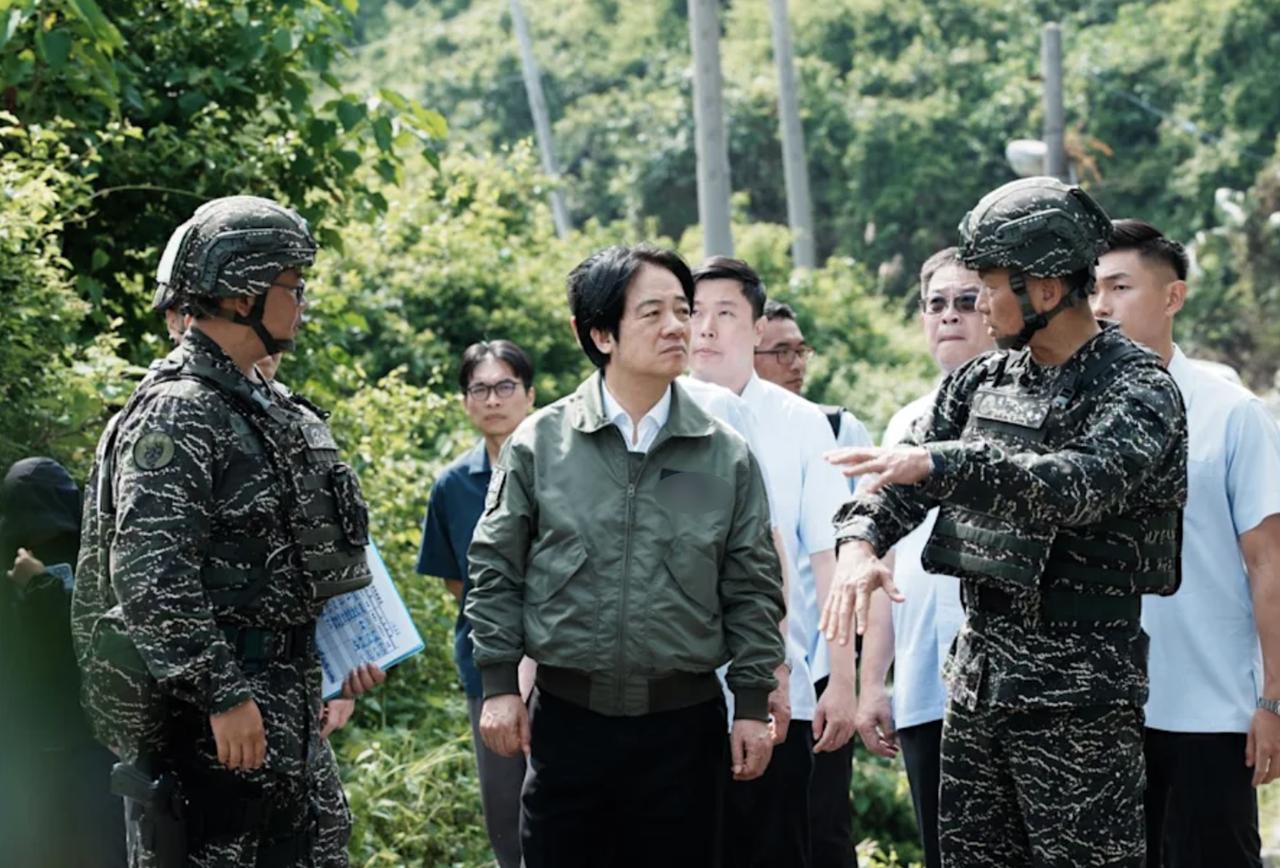 台湾省“汉光演习”又出包！无人机尾翼当众脱落，赖清德现场直接傻眼近日，岛内"