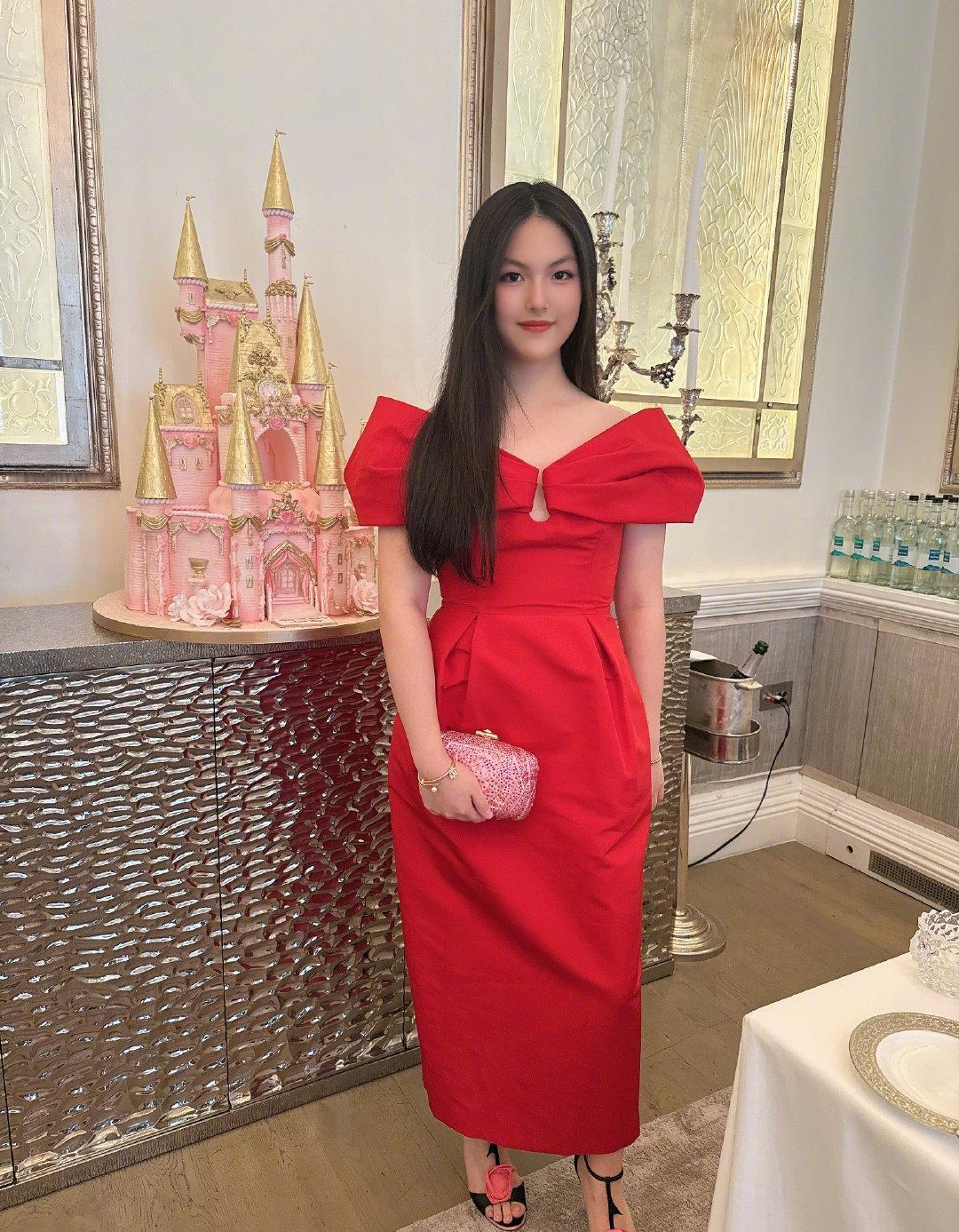 大家都说王诗龄穿这条红裙显得过于成熟什么的……你们怎么看？在我看来，像王诗龄