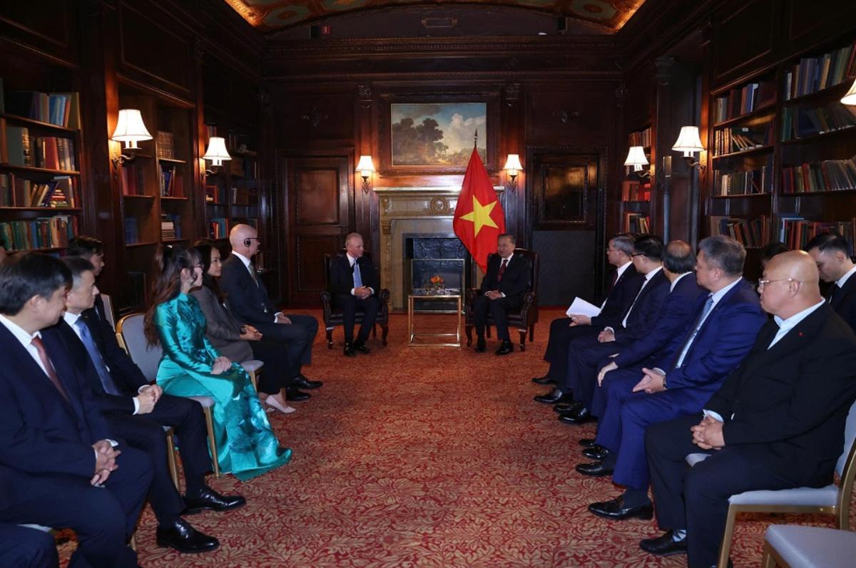 越南领导人带上大半个高层，本想借联合国大会跟特朗普见上一面，结果待了四天三夜，连