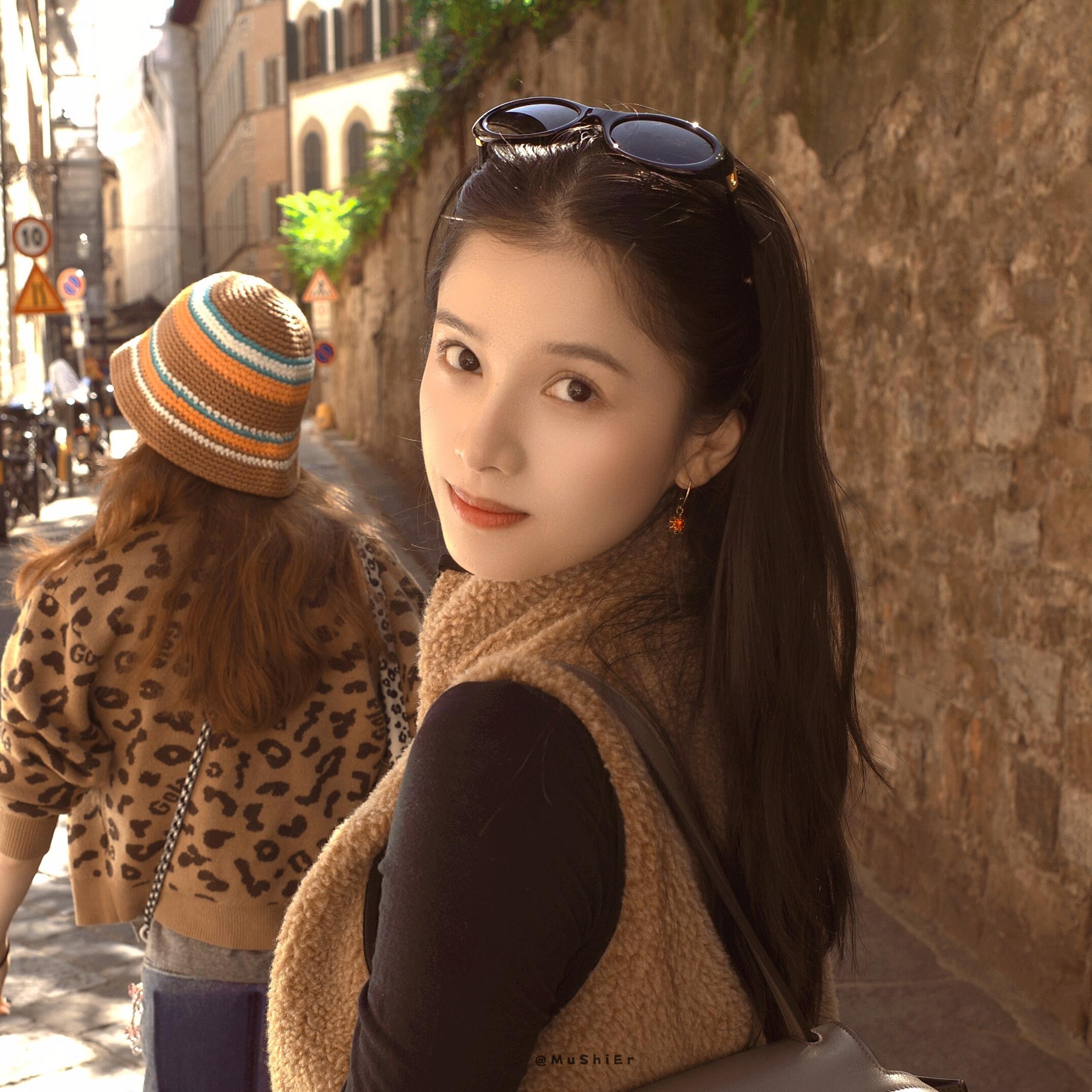 秋日街头​​​