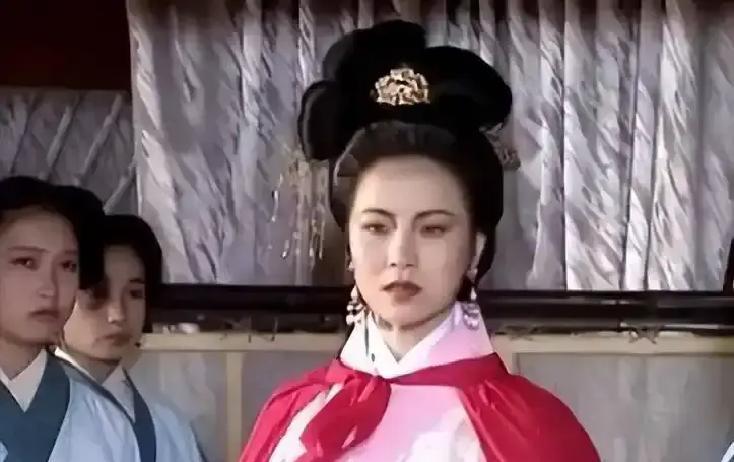 刘备的老婆都是什么结局？先看吴氏。她结局最安稳，活到刘禅登基以后，被尊为太后，死后合葬惠陵。刘备刚拿